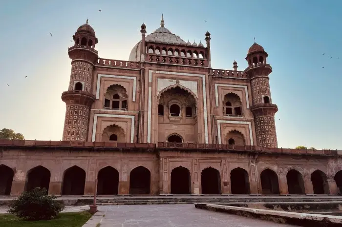 Safdarjung Tomb